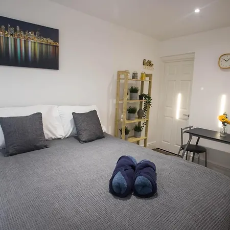 Flat 1, 401 Stapleton Rd