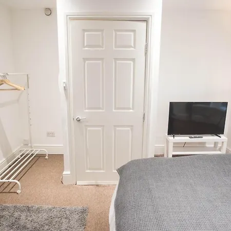 Lejlighed Flat 1, 401 Stapleton Rd