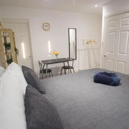 Apartment Flat 1, 401 Stapleton Rd *